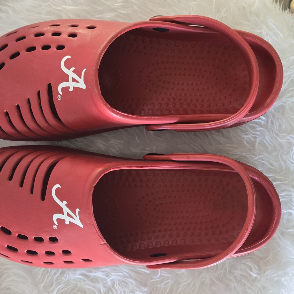 CROCS Red and White Sandals with Ventilation and Lightweight Design